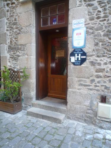 Hotel De La Tour De L'Horloge Dinan Zewnętrze zdjęcie