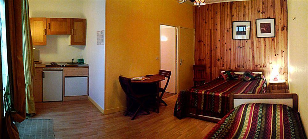 Hotel De La Tour De L'Horloge Dinan Zewnętrze zdjęcie