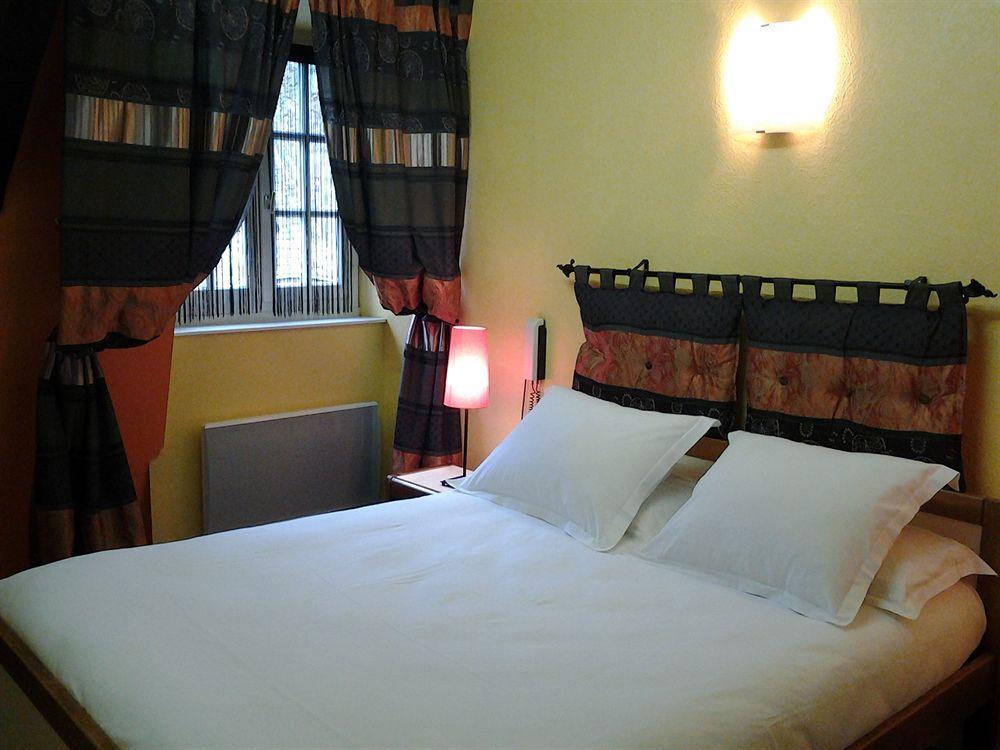 Hotel De La Tour De L'Horloge Dinan Zewnętrze zdjęcie