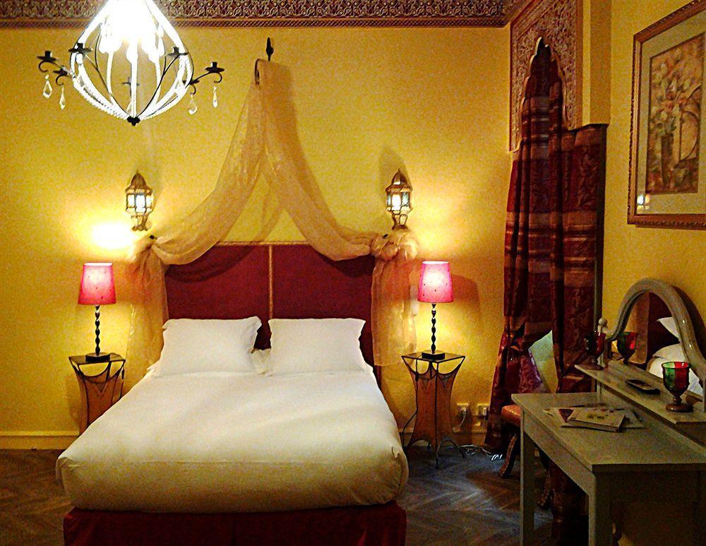 Hotel De La Tour De L'Horloge Dinan Zewnętrze zdjęcie