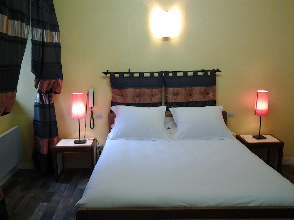 Hotel De La Tour De L'Horloge Dinan Zewnętrze zdjęcie
