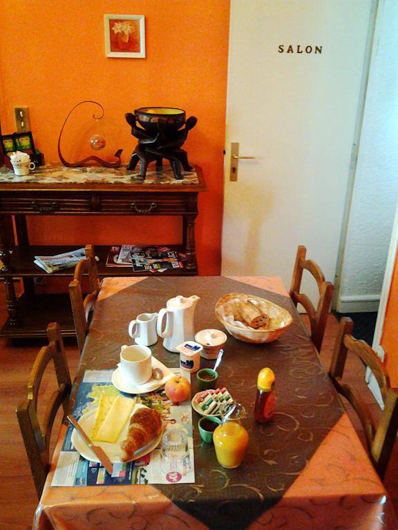 Hotel De La Tour De L'Horloge Dinan Zewnętrze zdjęcie
