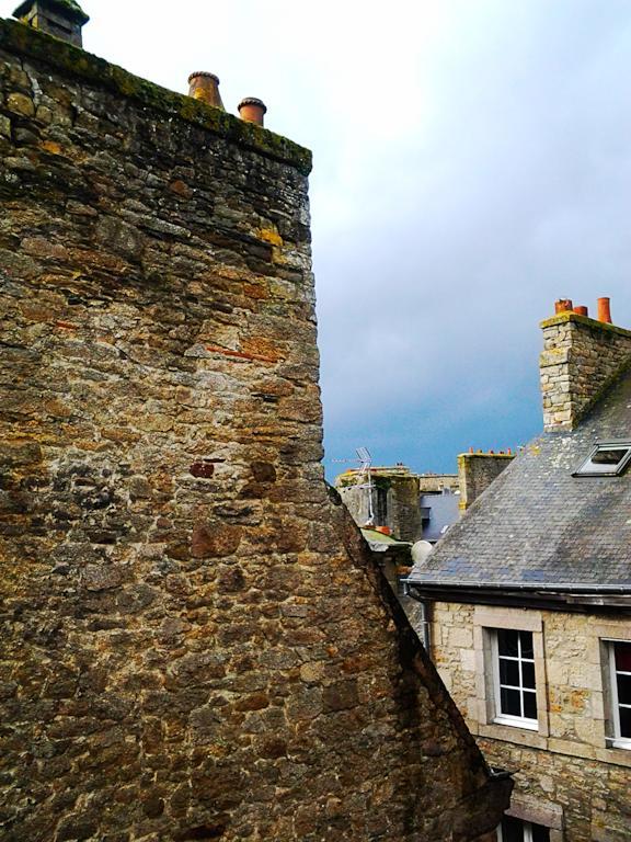 Hotel De La Tour De L'Horloge Dinan Zewnętrze zdjęcie